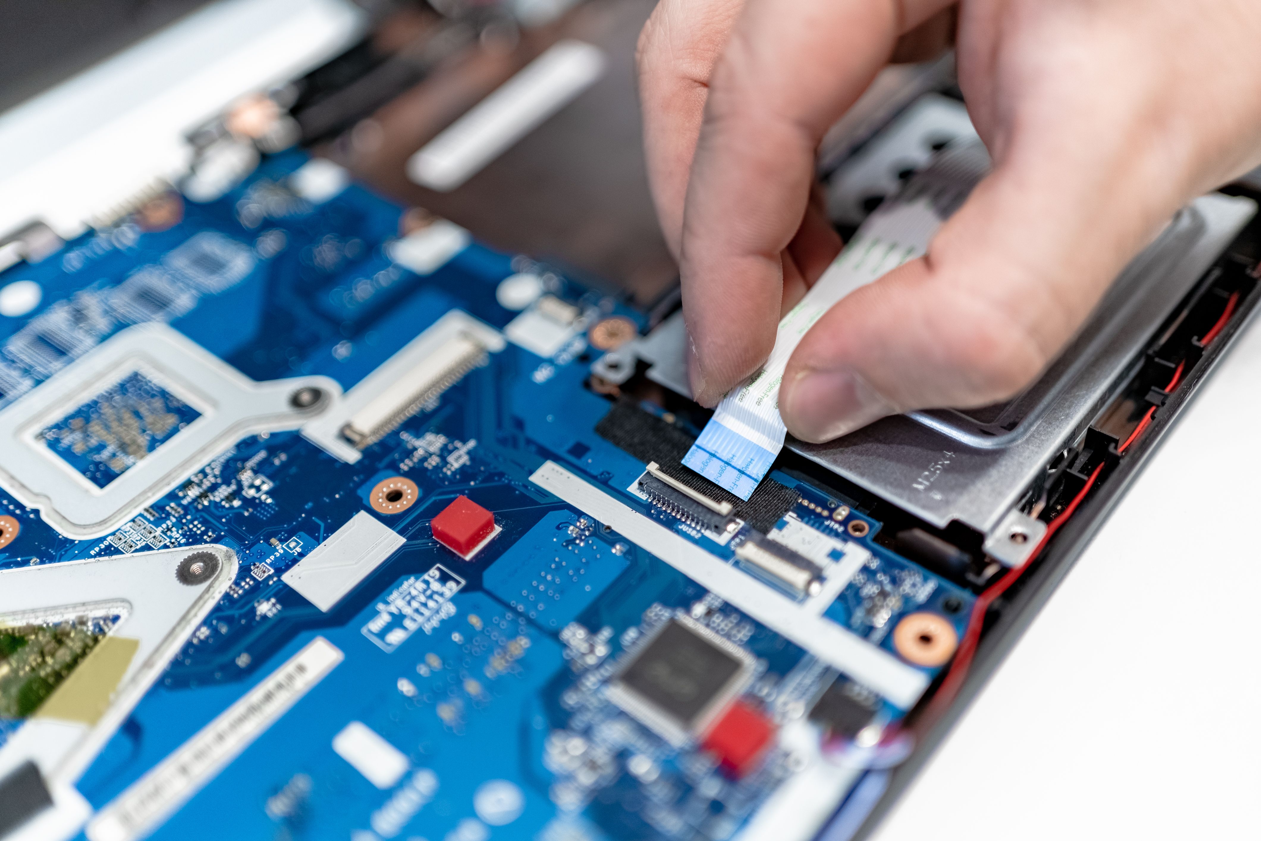 Mantenimiento preventivo de computadoras de escritorio corporativas